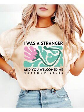 I WAS A STRANGER Graphic Tee Short Sz Medium NEW NIP